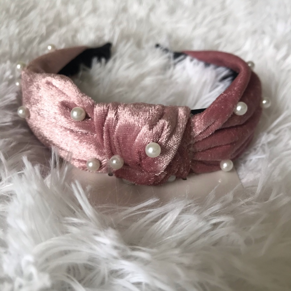 🌻 Knotted pearl velvet headband